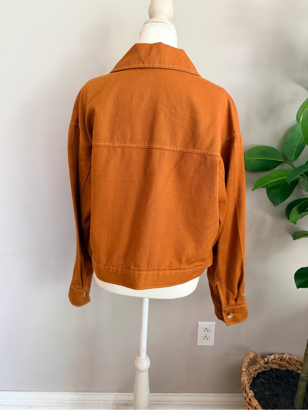 OLD NAVY Rust Brown Cropped Button Front Jean Jacket- Size M - Picture 5 of 11